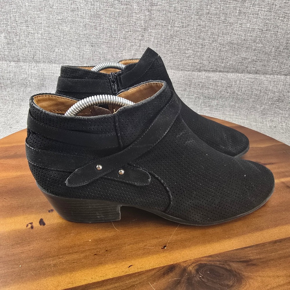 Black SODA Ankle Boots Women's Heeled Booties Faux Suede Perforated Size Unknown